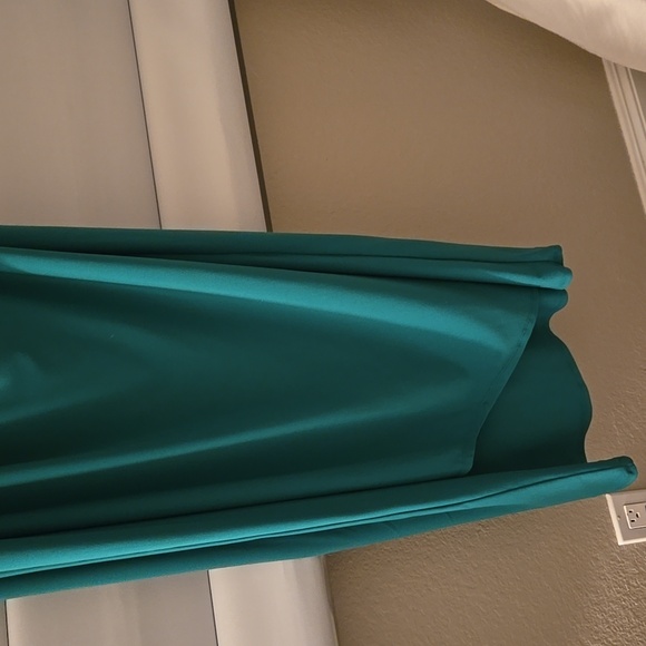 Ralph Lauren, one shoulder, floor length with side shirring, Green.  Size 12p - Picture 2 of 4